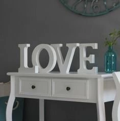 Napis LOVE, drewniane litery, 