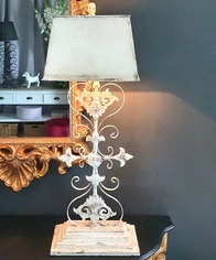Lampa stołowa